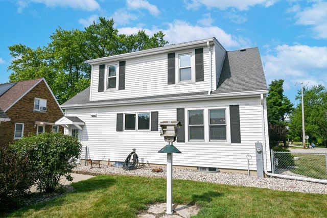 329 N Broad STREET, Elkhorn, WI 53121