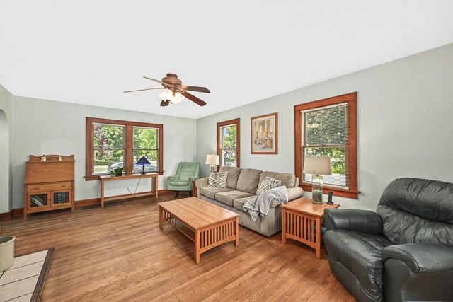 329 N Broad STREET, Elkhorn, WI 53121