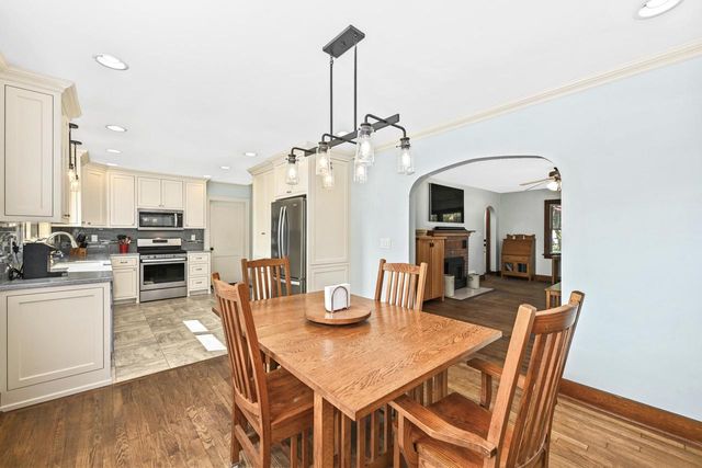 329 N Broad STREET, Elkhorn, WI 53121