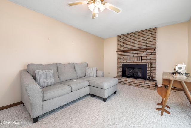 11 Sweetbriar Lane, Queensbury, NY 12804