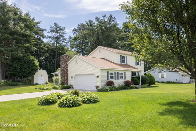 11 Sweetbriar Lane, Queensbury, NY 12804