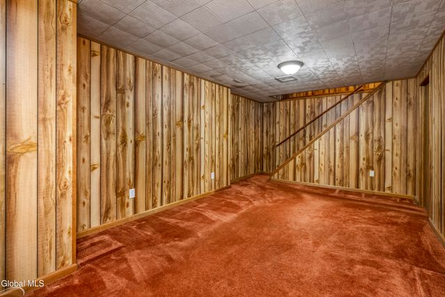 11 Sweetbriar Lane, Queensbury, NY 12804
