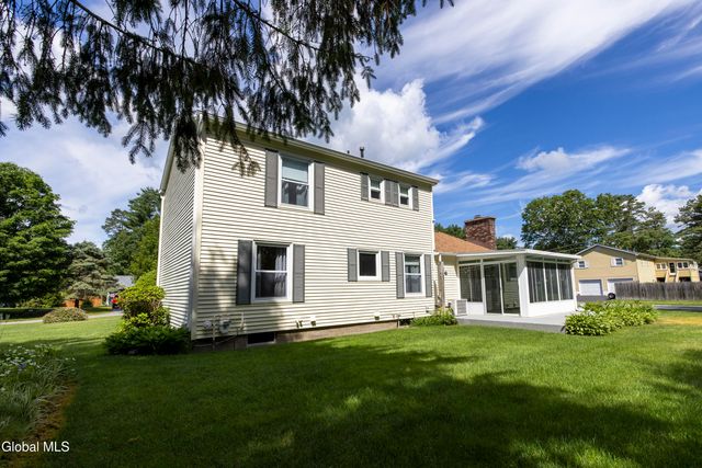 11 Sweetbriar Lane, Queensbury, NY 12804