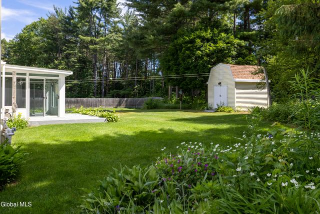 11 Sweetbriar Lane, Queensbury, NY 12804