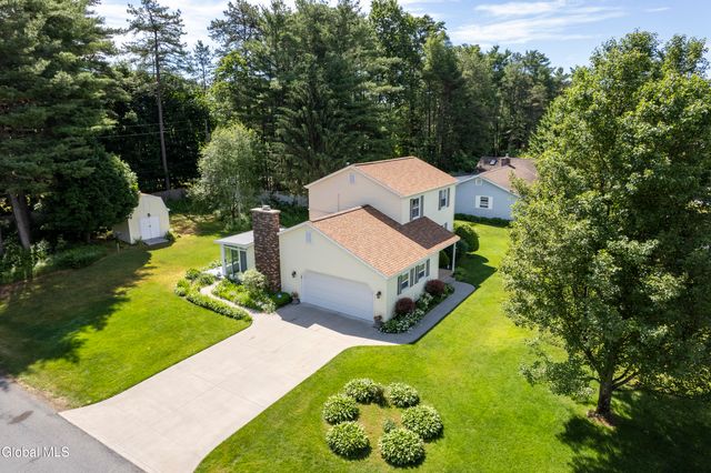 11 Sweetbriar Lane, Queensbury, NY 12804