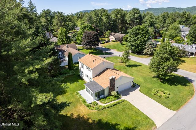 11 Sweetbriar Lane, Queensbury, NY 12804