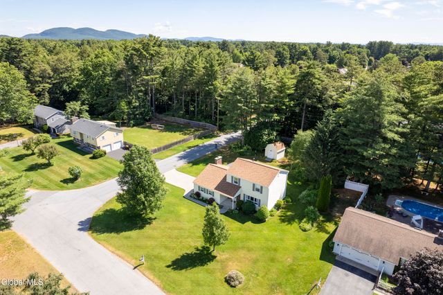 11 Sweetbriar Lane, Queensbury, NY 12804