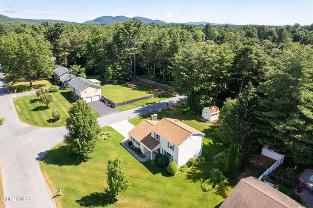 11 Sweetbriar Lane, Queensbury, NY 12804