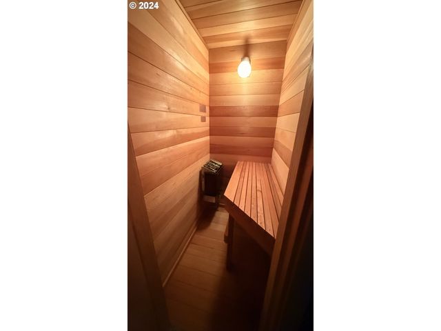 88887 E GOVERNMENT CAMP Loop, Government Camp, OR 97028