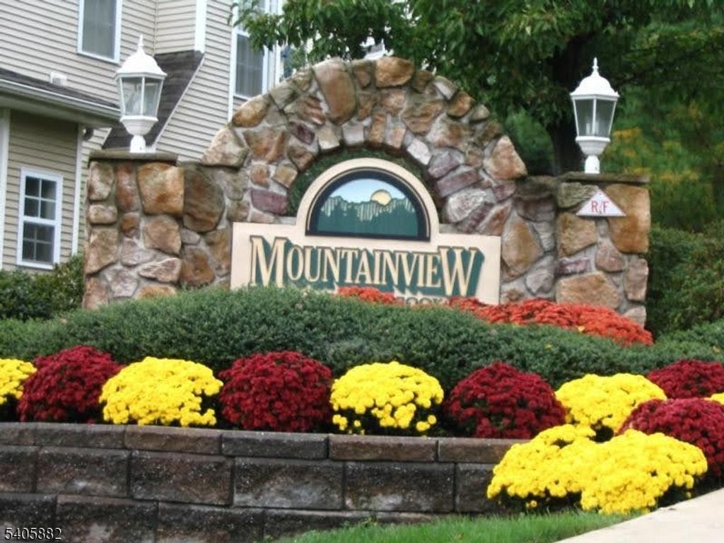 3038 King Ct, Green Brook Twp., NJ 08812