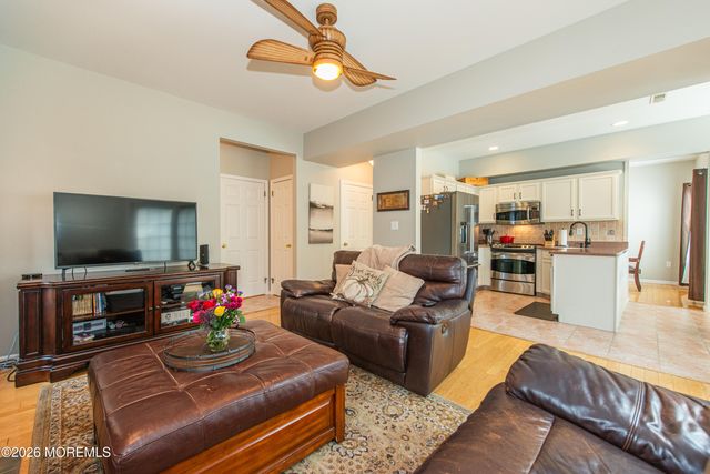 91 Nutmeg Road, Aberdeen, NJ 07747