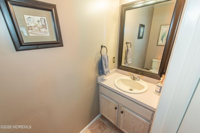 91 Nutmeg Road, Aberdeen, NJ 07747