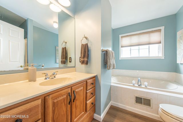 91 Nutmeg Road, Aberdeen, NJ 07747