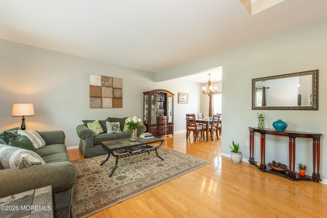 91 Nutmeg Road, Aberdeen, NJ 07747