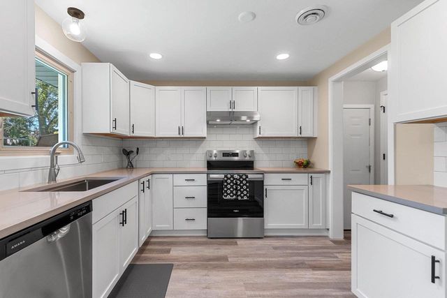 237 S CLAY STREET, De Pere, WI 54115