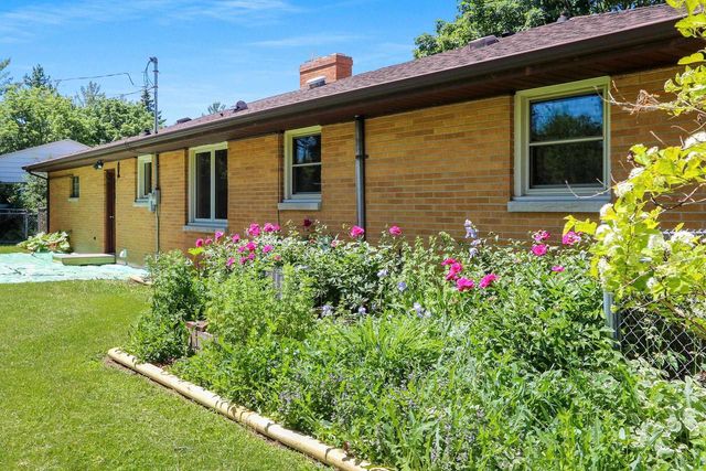 237 S CLAY STREET, De Pere, WI 54115