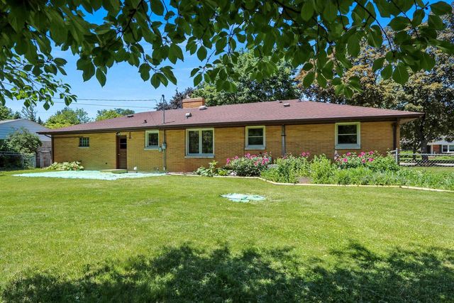 237 S CLAY STREET, De Pere, WI 54115