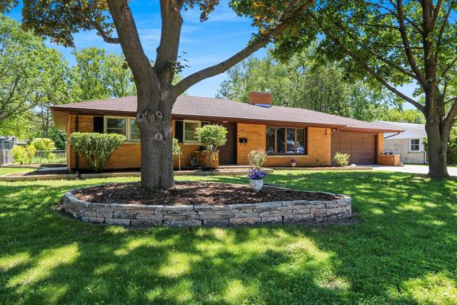 237 S CLAY STREET, De Pere, WI 54115