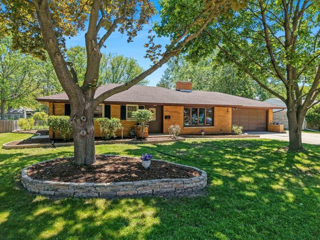 237 S CLAY STREET, De Pere, WI 54115