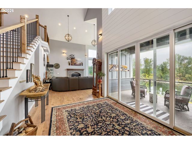 383 W CLACKAMAS Blvd, Gladstone, OR 97027