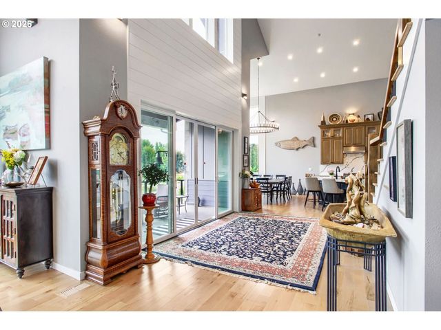 383 W CLACKAMAS Blvd, Gladstone, OR 97027
