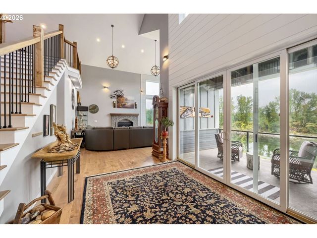 383 W CLACKAMAS Blvd, Gladstone, OR 97027