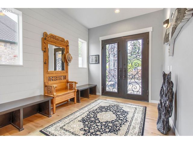 383 W CLACKAMAS Blvd, Gladstone, OR 97027