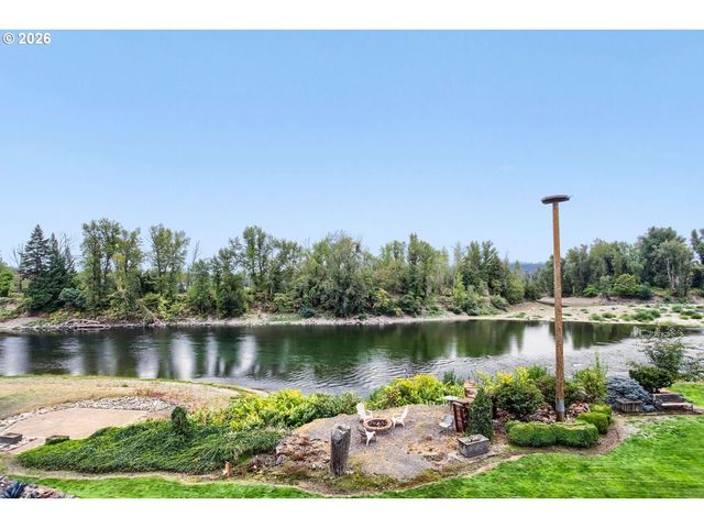 383 W CLACKAMAS Blvd, Gladstone, OR 97027