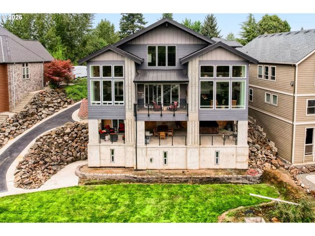 383 W CLACKAMAS Blvd, Gladstone, OR 97027