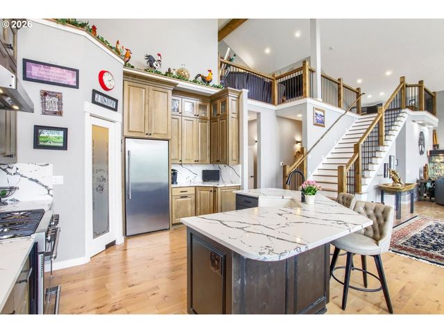 383 W CLACKAMAS Blvd, Gladstone, OR 97027