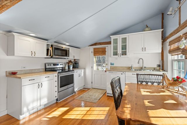 139 Atlantic Avenue, North Hampton, NH 03862