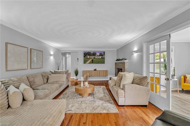 5800 Barberry LN, Portsmouth, VA 23703