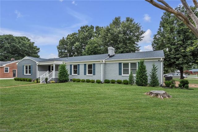 5800 Barberry LN, Portsmouth, VA 23703