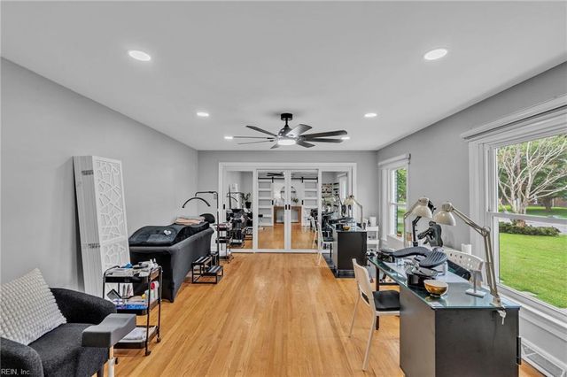5800 Barberry LN, Portsmouth, VA 23703