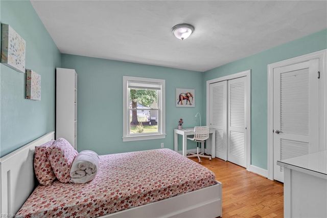 5800 Barberry LN, Portsmouth, VA 23703