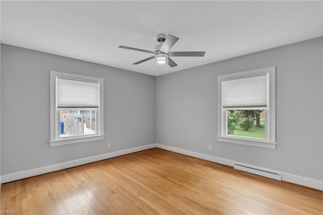 5800 Barberry LN, Portsmouth, VA 23703