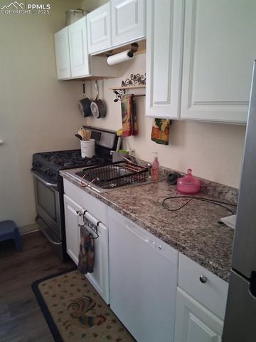 2416 W Vermijo Avenue, Colorado Springs, CO 80904