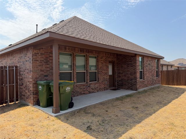 5213 Meadow Lane, Krum, TX 76249