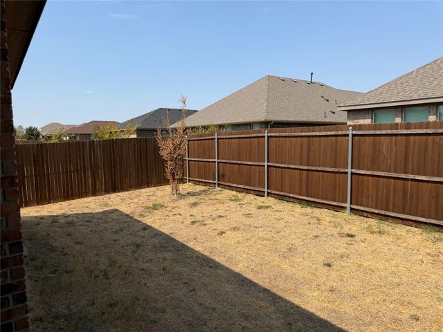 5213 Meadow Lane, Krum, TX 76249
