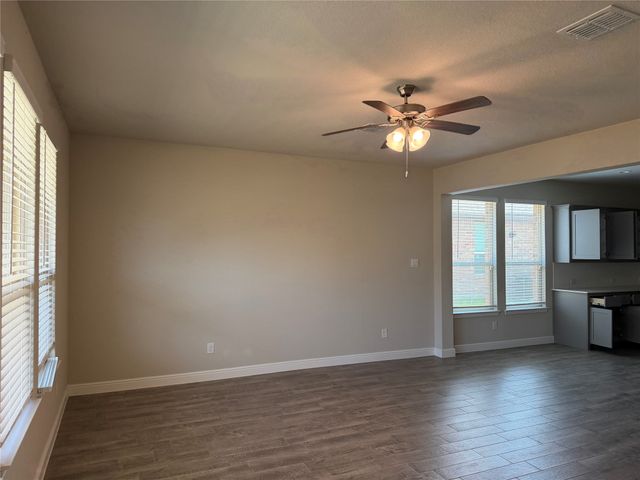 5213 Meadow Lane, Krum, TX 76249