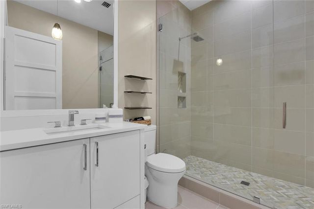 201 8th ST S # 311, Naples, FL 34102