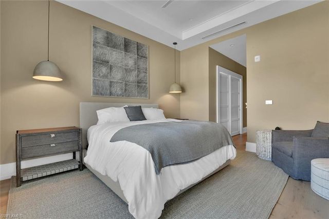 201 8th ST S # 311, Naples, FL 34102