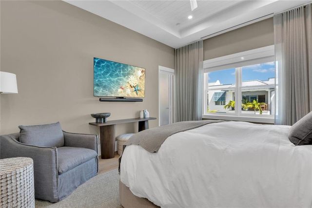 201 8th ST S # 311, Naples, FL 34102