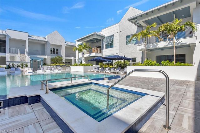 201 8th ST S # 311, Naples, FL 34102