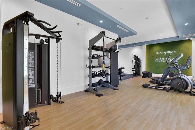 201 8th ST S # 311, Naples, FL 34102