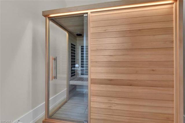 201 8th ST S # 311, Naples, FL 34102