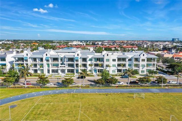 201 8th ST S # 311, Naples, FL 34102