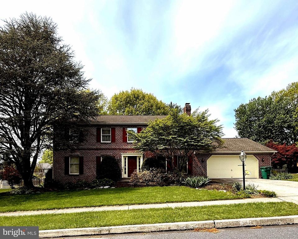 1204 E POWDERHORN RD, Mechanicsburg, PA 17050