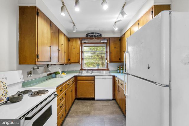 211 W MAPLE RD, Linthicum Heights, MD 21090