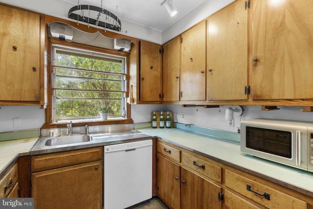 211 W MAPLE RD, Linthicum Heights, MD 21090